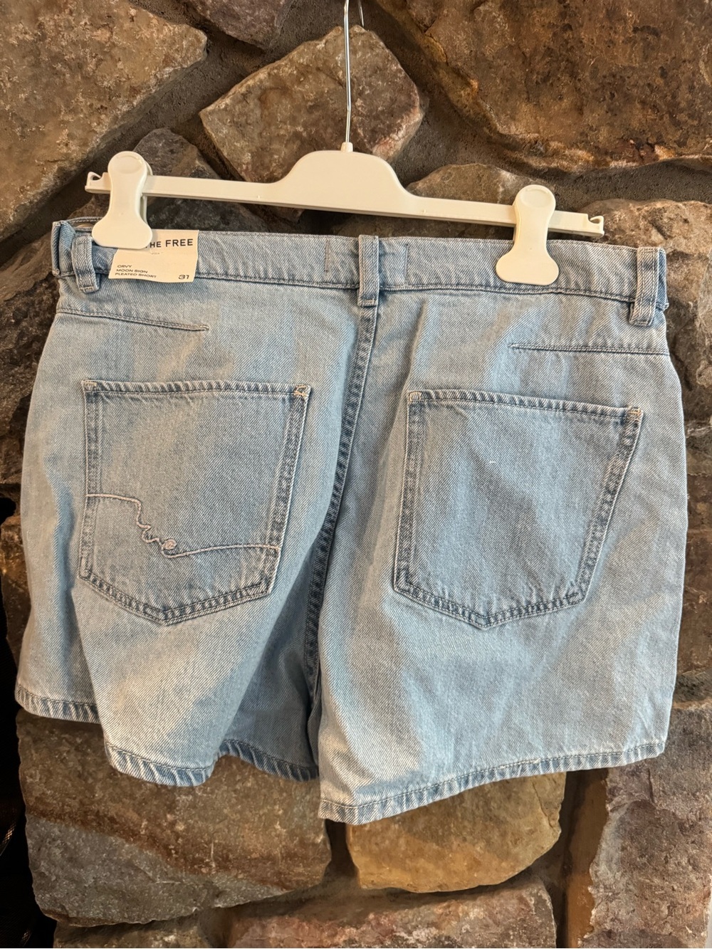 NWT We the Free Crvy Moon Denim
short Size 31 - Picture 5 of 10